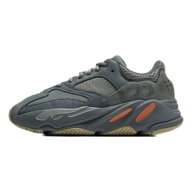 Yeezy 700 Inertia Sz. 4